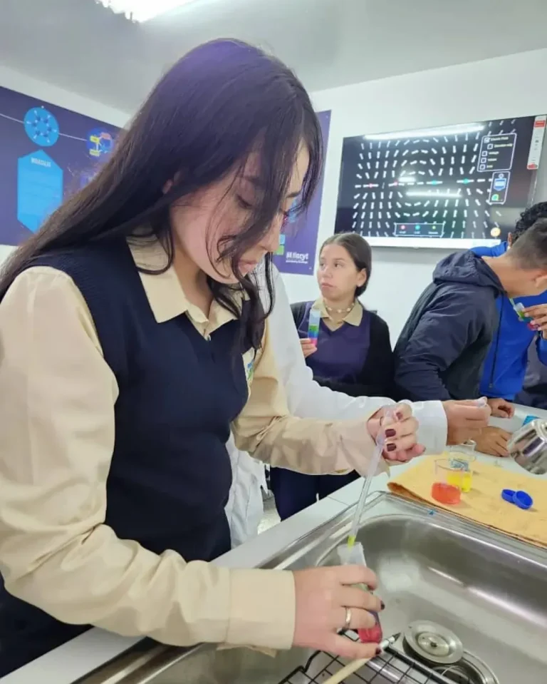 Mérida | Semilleros Científicos adquieren herramientas para el estudio de las ciencias 3 4972066691647385383 11zon