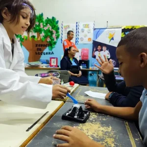 Anzoátegui Semilleros científicos exploraron el fascinante mundo de la química y la física (4)