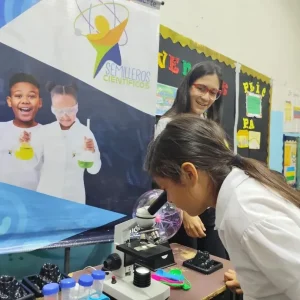 Anzoátegui Semilleros científicos exploraron el fascinante mundo de la química y la física (6)
