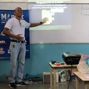 El Programa Nacional Semillero Científico realiza Ciclo Formativo en Robótica en la Escuela Nacional Bolivariana CIUDAD VARYNÁ (5)