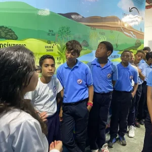 Semilleros Científicos de La Guaira exploran el mundo de la ciencia y la tecnología (7)