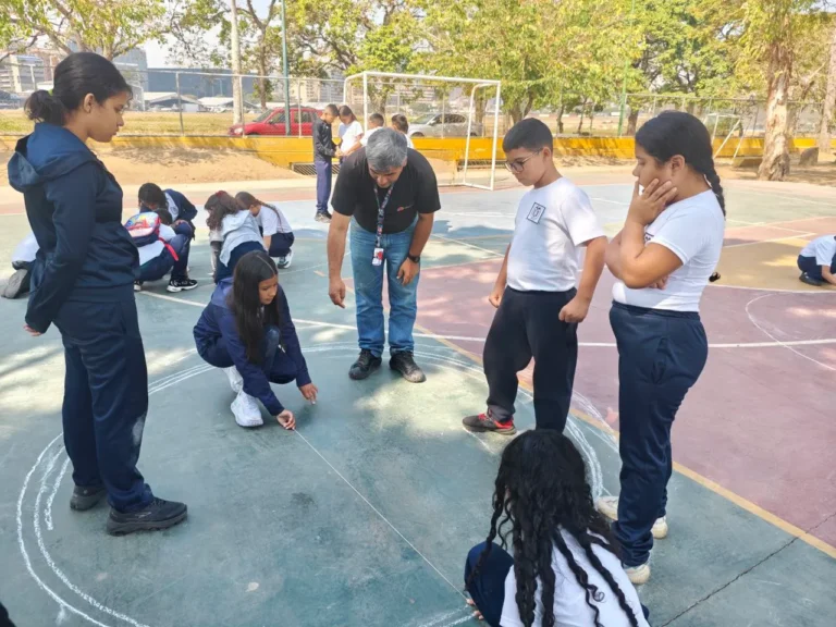 Celebración del Día Internacional de las Matemáticas con el ejercicio “Descubriendo el número π” 6 5091380127216021653_11zon