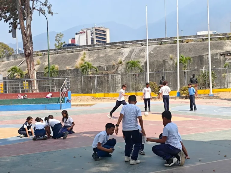 Celebración del Día Internacional de las Matemáticas con el ejercicio “Descubriendo el número π” 10 5091380127216021659_11zon