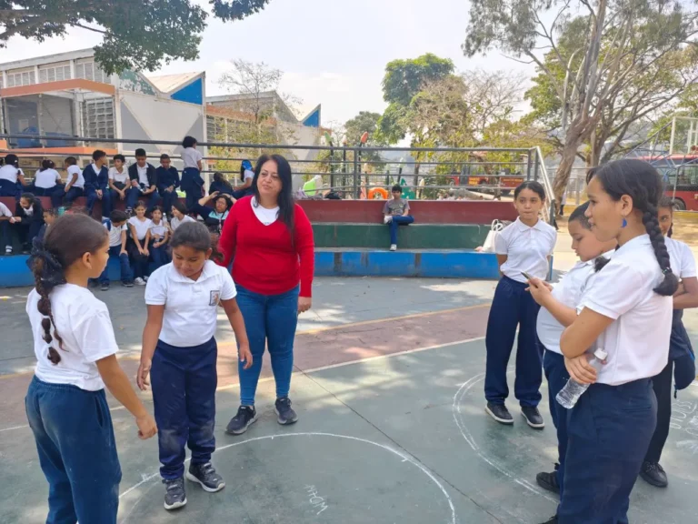 Celebración del Día Internacional de las Matemáticas con el ejercicio “Descubriendo el número π” 11 5091380127216021661_11zon