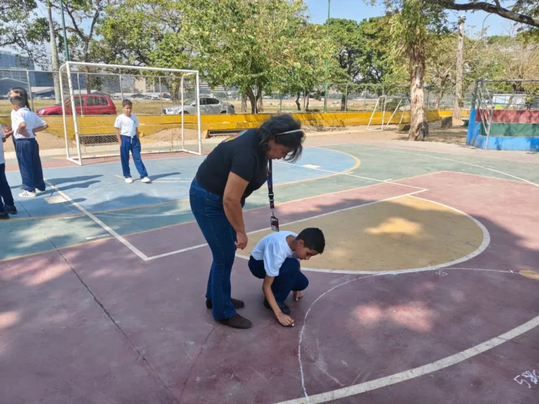 Celebración del Día Internacional de las Matemáticas con el ejercicio “Descubriendo el número π” 12 5091529171171127659_11zon