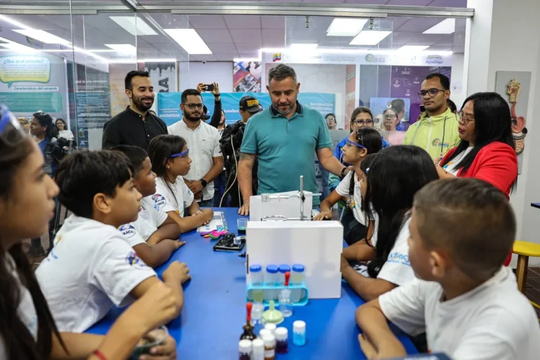 Anzoátegui cuenta con Centro Didáctico para la Enseñanza de las Ciencias 5 4922908364288143409_11zon