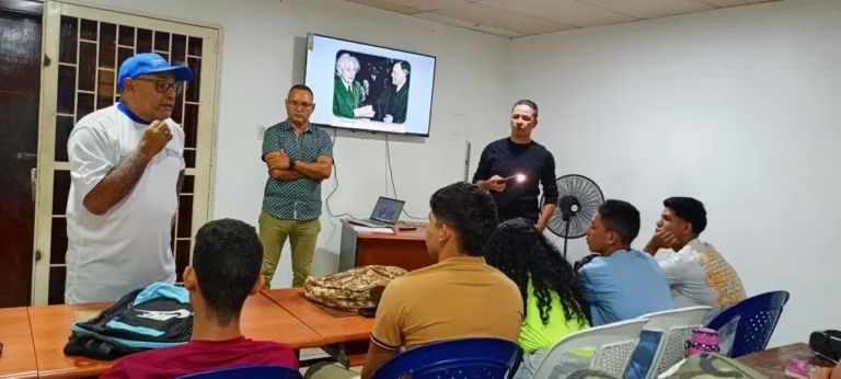 Cojedes | Proyectan película sobre legado de Humberto Fernández-Morán en la UNESR 1 5145570953655332423_11zon