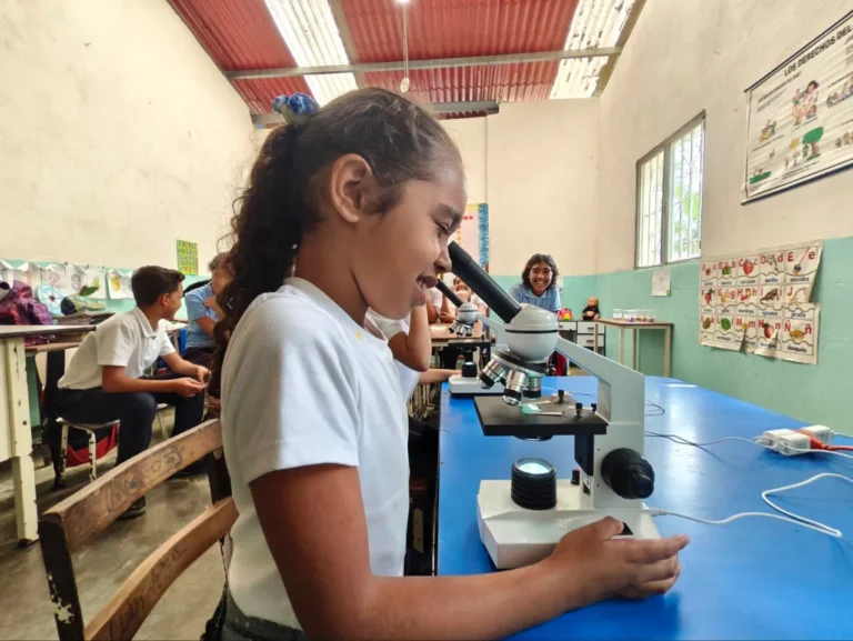 El Polo va a la Escuela despierta el interés científico de más de 900 jóvenes en Caucagüita 2 4962978562323885655_9_11zon