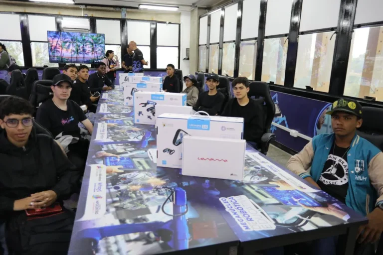 Miranda | Gobierno Nacional inaugura Mega Núcleo de Robótica Educativa para beneficio de más de 3 mil jóvenes 5 robotica