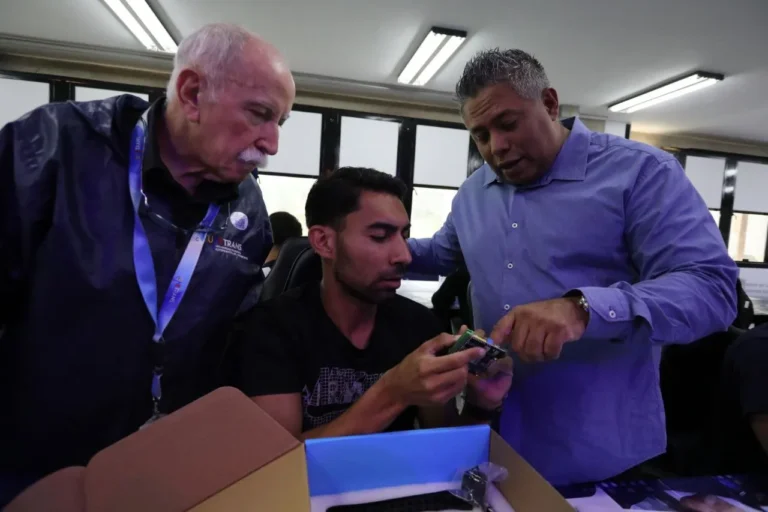 Miranda | Gobierno Nacional inaugura Mega Núcleo de Robótica Educativa para beneficio de más de 3 mil jóvenes 7 robotica
