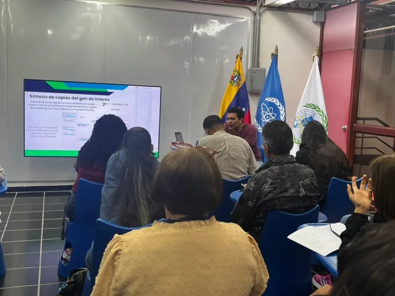 Segunda jornada de capacitación en el Polo Científico Tecnológico: bioinformática y detección de cianobacterias