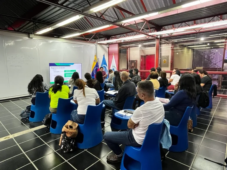 Segunda jornada de capacitación en el Polo Científico Tecnológico: bioinformática y detección de cianobacterias
