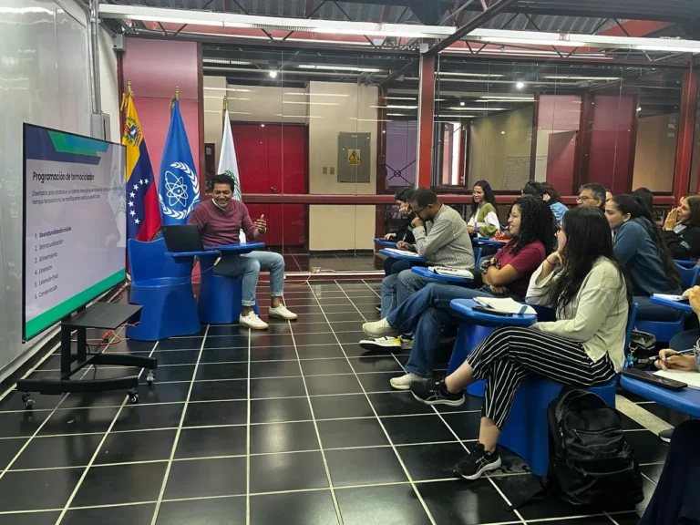 Segunda jornada de capacitación en el Polo Científico Tecnológico: bioinformática y detección de cianobacterias