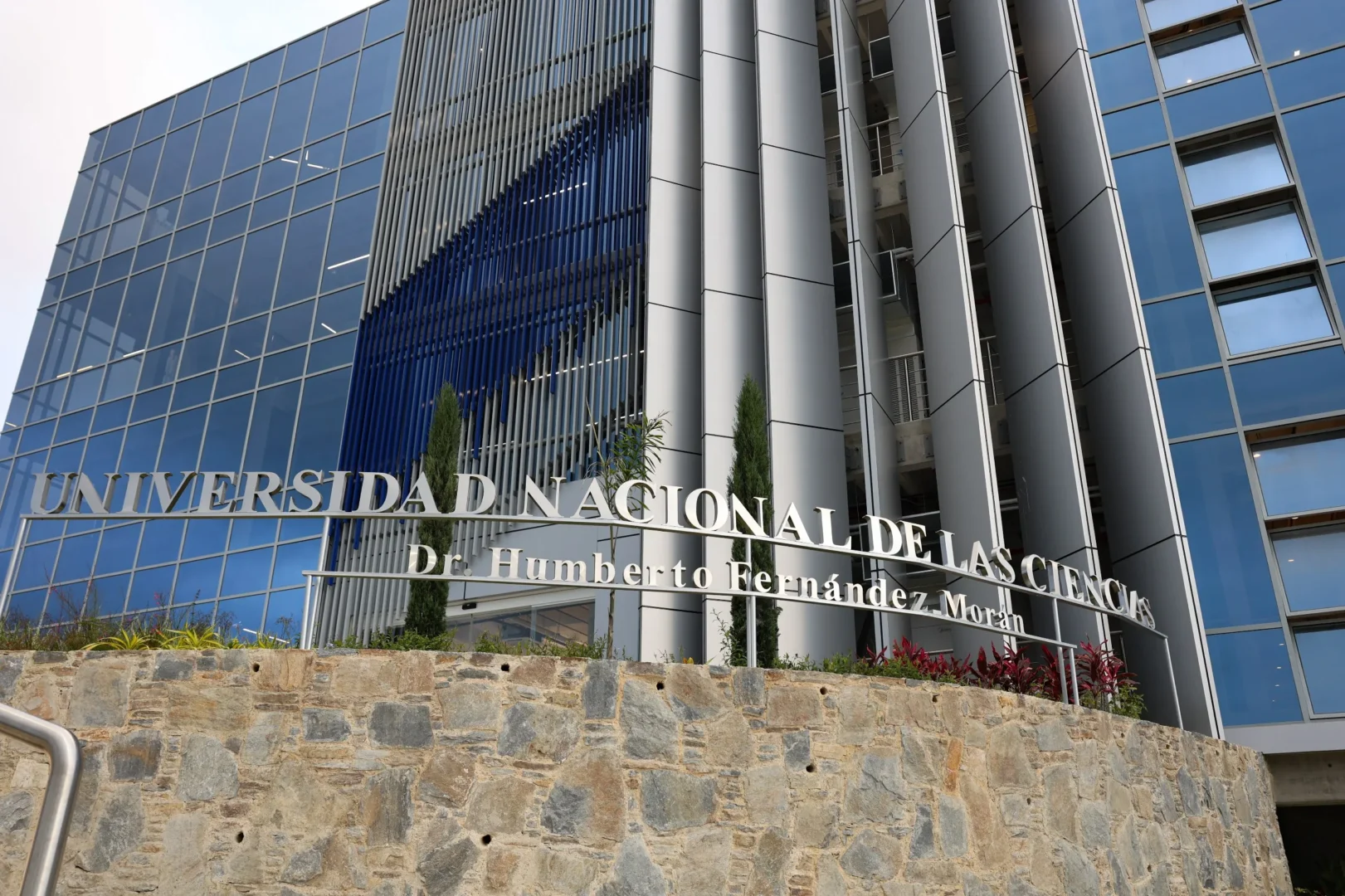 Investigadores internacionales conocen la Universidad Nacional de las Ciencias y el IVIC