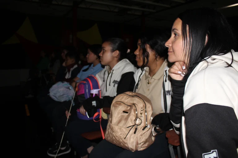 Visita de los ganadores de las olimpiadas (44)_37_11zon