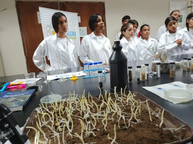 Fundación Inzit abre sus puertas a futuros jóvenes científicos