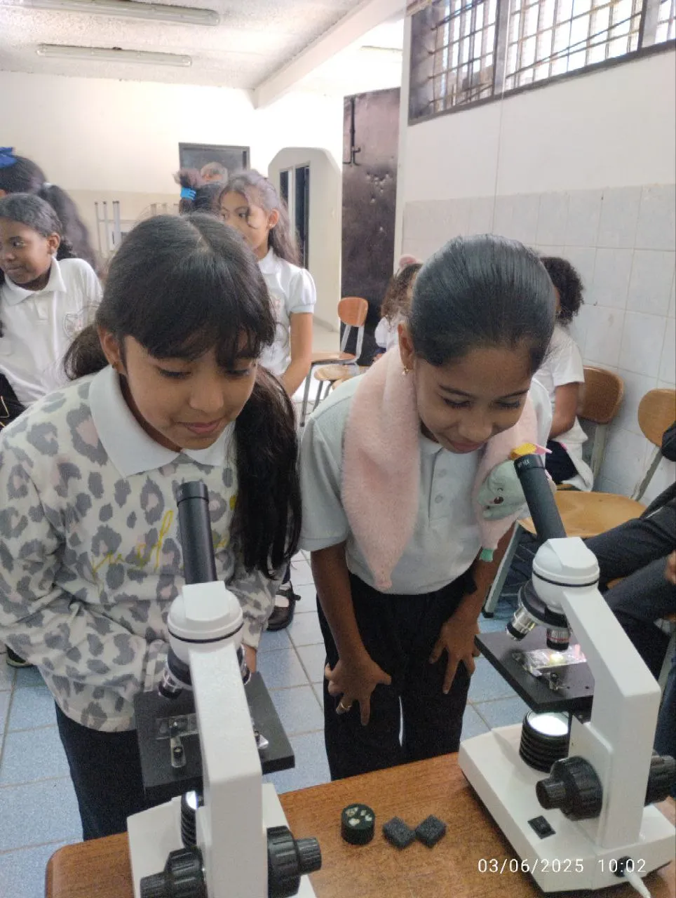 U.E.M Santiago Mariño 7 Colegio Santiago Marino 11 6
