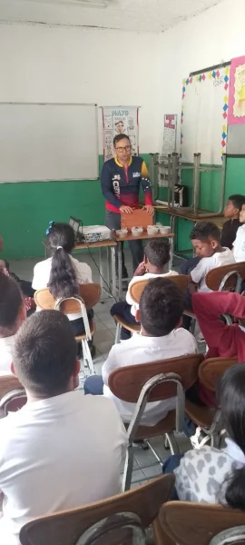 U.E.M Santiago Mariño 8 Colegio Santiago Marino 34 29