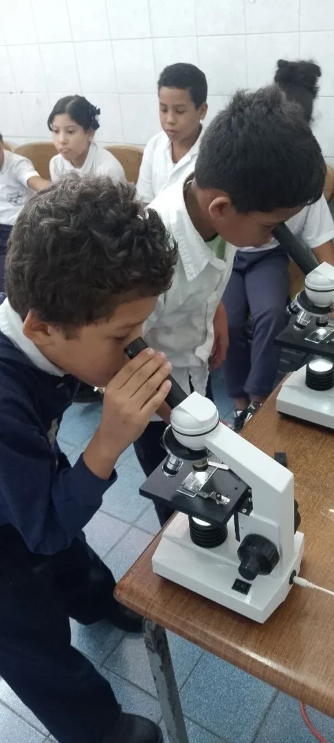U.E.M Santiago Mariño 10 Colegio Santiago Marino 41 36