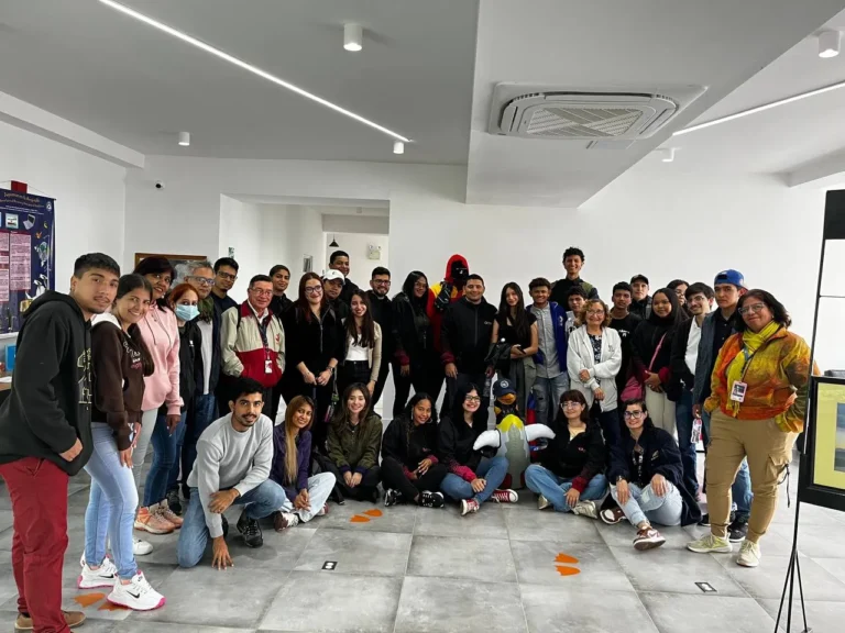 Jovenes de la Fiiidt en el Ivic (19)_18_11zon