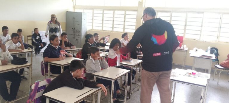 Polo va a la Escuela continua llevando ciencia y tecnología a Caucagüita 13 U.E.P Padre Joaquín López, Fe y Alegría (12)