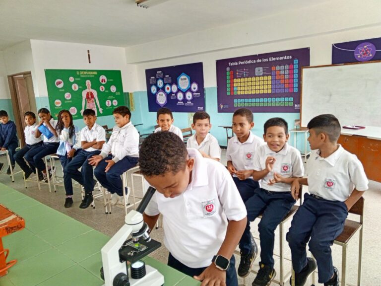 Polo va a la Escuela continua llevando ciencia y tecnología a Caucagüita 7 U.E.P Padre Joaquín López, Fe y Alegría (25)