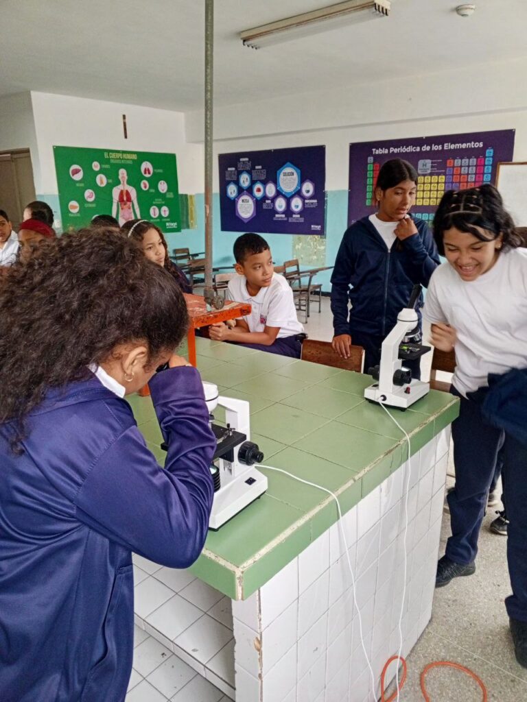 Polo va a la Escuela continua llevando ciencia y tecnología a Caucagüita 4 U.E.P Padre Joaquín López, Fe y Alegría (28)