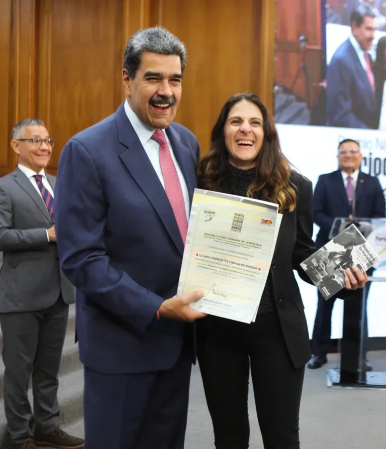 Vida y obra de Humberto Fernández-Morán es reconocida con el Premio Nacional del Periodismo Simón Bolívar 2025
