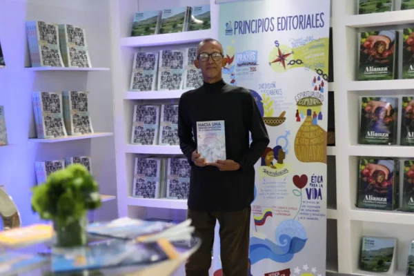Caraqueños visitan estand del Mincyt en Filven