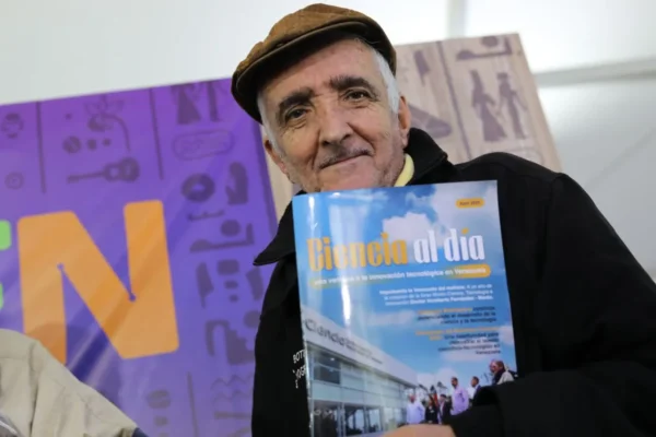 Caraqueños visitan estand del Mincyt en Filven