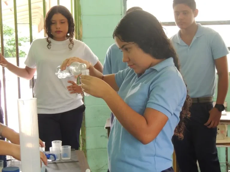 Semilleros científicos de Yaracuy exploran sobre astronomía y ciencias naturales