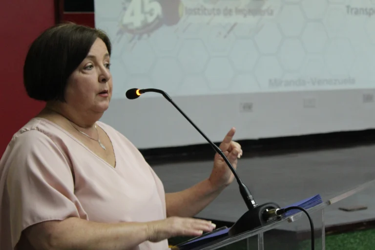 Estudiantes de química de la UNETRANS presentan sus informes finales de pasantías en auditorio de la FIIIDT 13 unetrans pasantias (3)