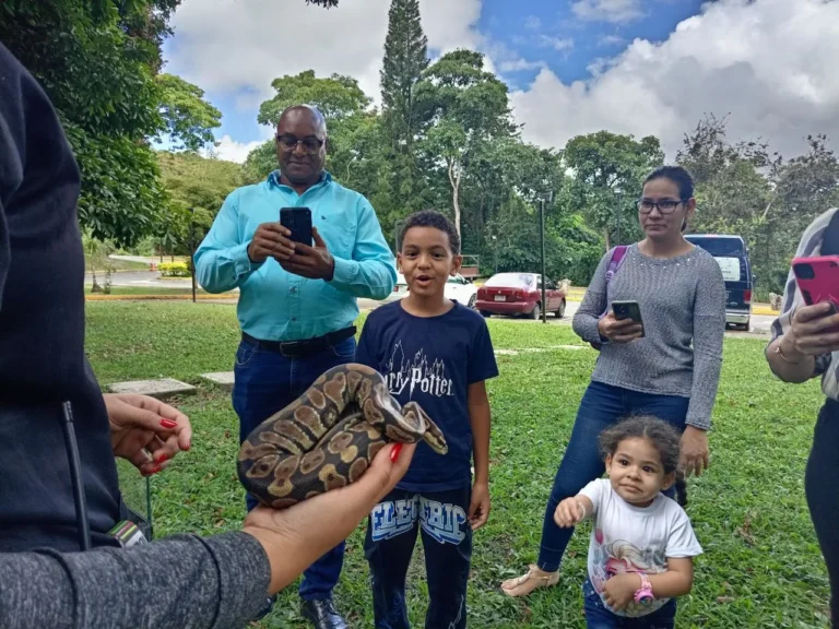 visita de la embajada cubana (23)