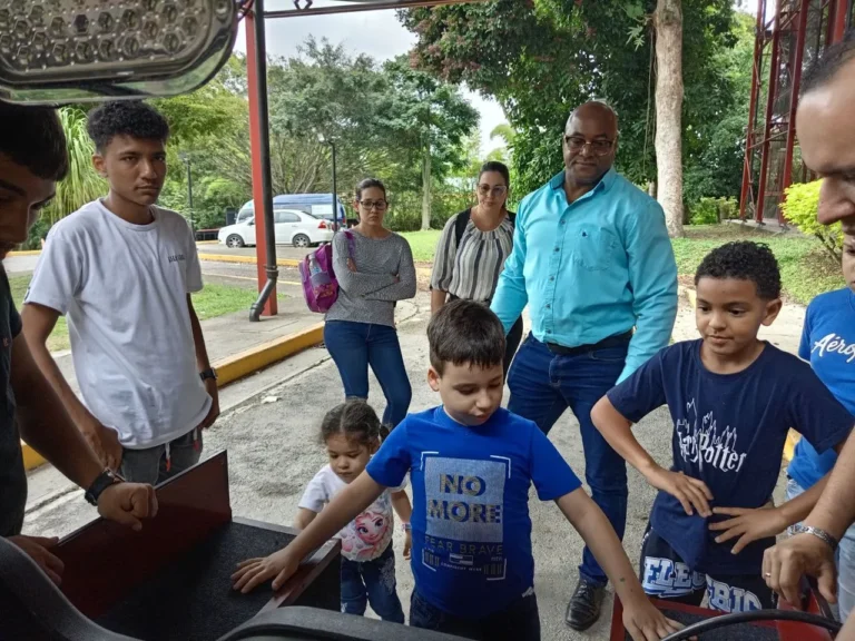 visita de la embajada cubana (35)