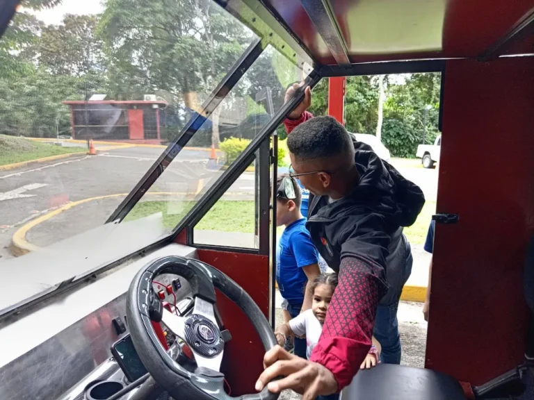 visita de la embajada cubana (37)