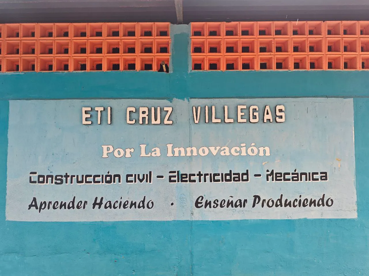 E.T Cruz Villegas cua​ 2