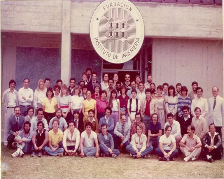 Inicios de la Fundación Instituto de Ingeniería (FII) en 1982, actuando como brazo tecnológico para la industria venezolana y el desarrollo de investigación aplicada.