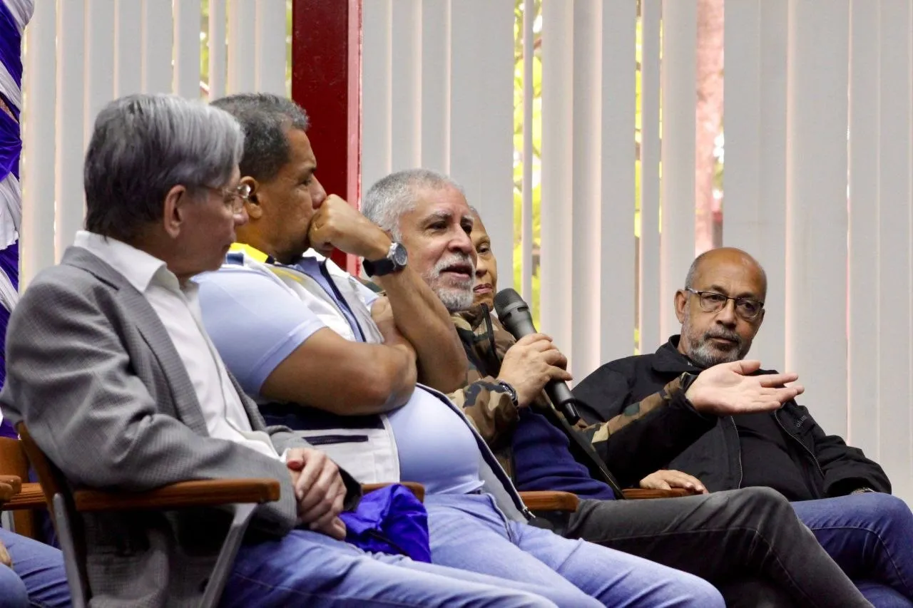 Expertos debaten sobre los desafíos de una ingeniería otra 5 Expertos debaten sobre los desafios de una ingenieria otra 3
