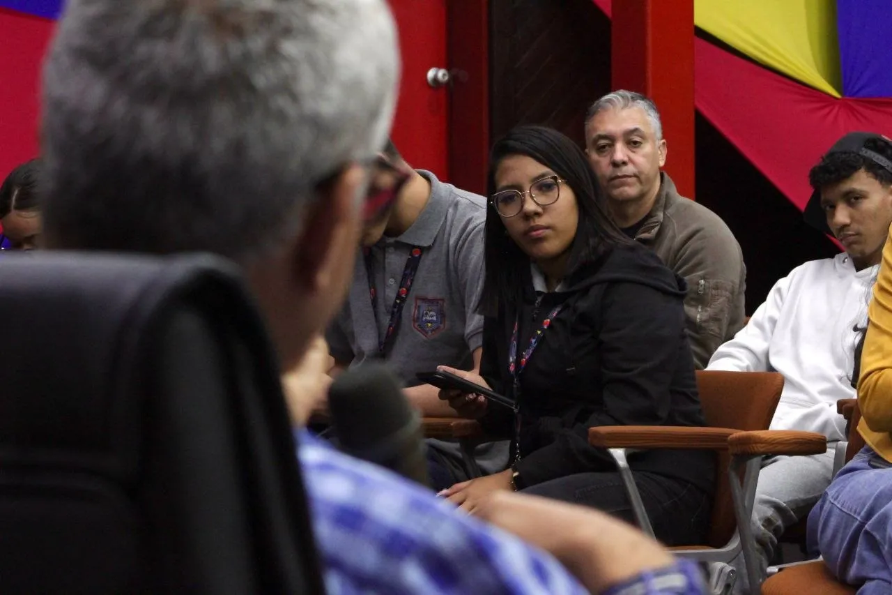 Expertos debaten sobre los desafíos de una ingeniería otra 2 Expertos debaten sobre los desafios de una ingenieria otra 7