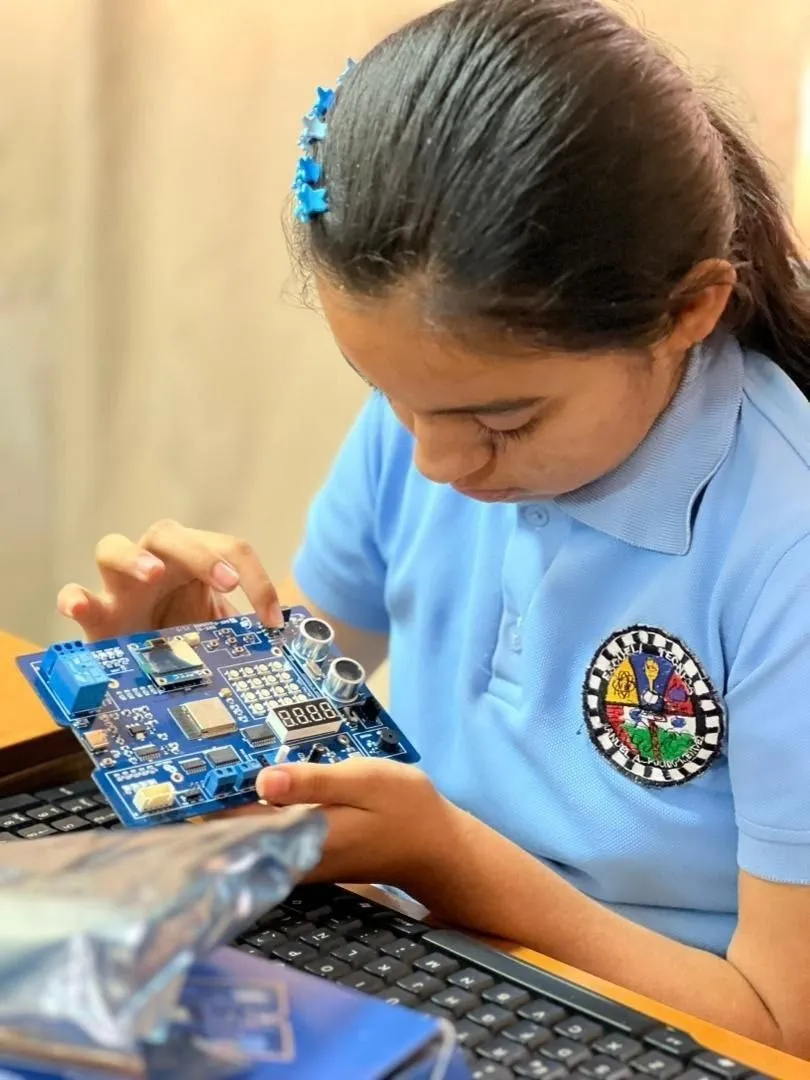 Programa Semilleros Cientificos impulsa la robotica y la electronica en escuelas tecnicas del pais 10