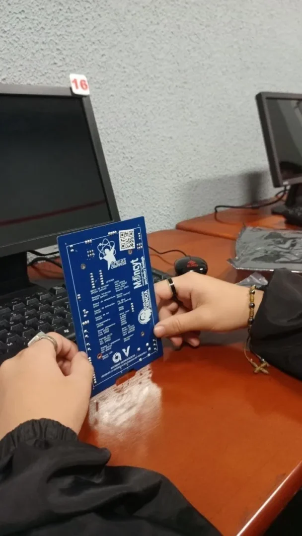 Programa Semilleros Cientificos impulsa la robotica y la electronica en escuelas tecnicas del pais 4