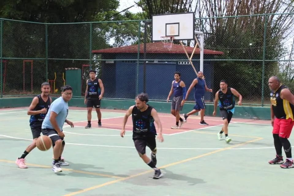 ¡Fuego en la cancha Instituto de Ingenieria celebro jornadas deportivas de infarto 4