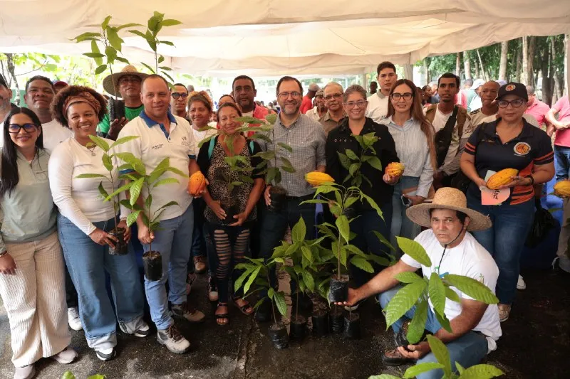 Alianza Cientifico Campesina fortalece el sector cacaotero de Miranda con la entrega de material vegetal e inspeccion tecnica 3