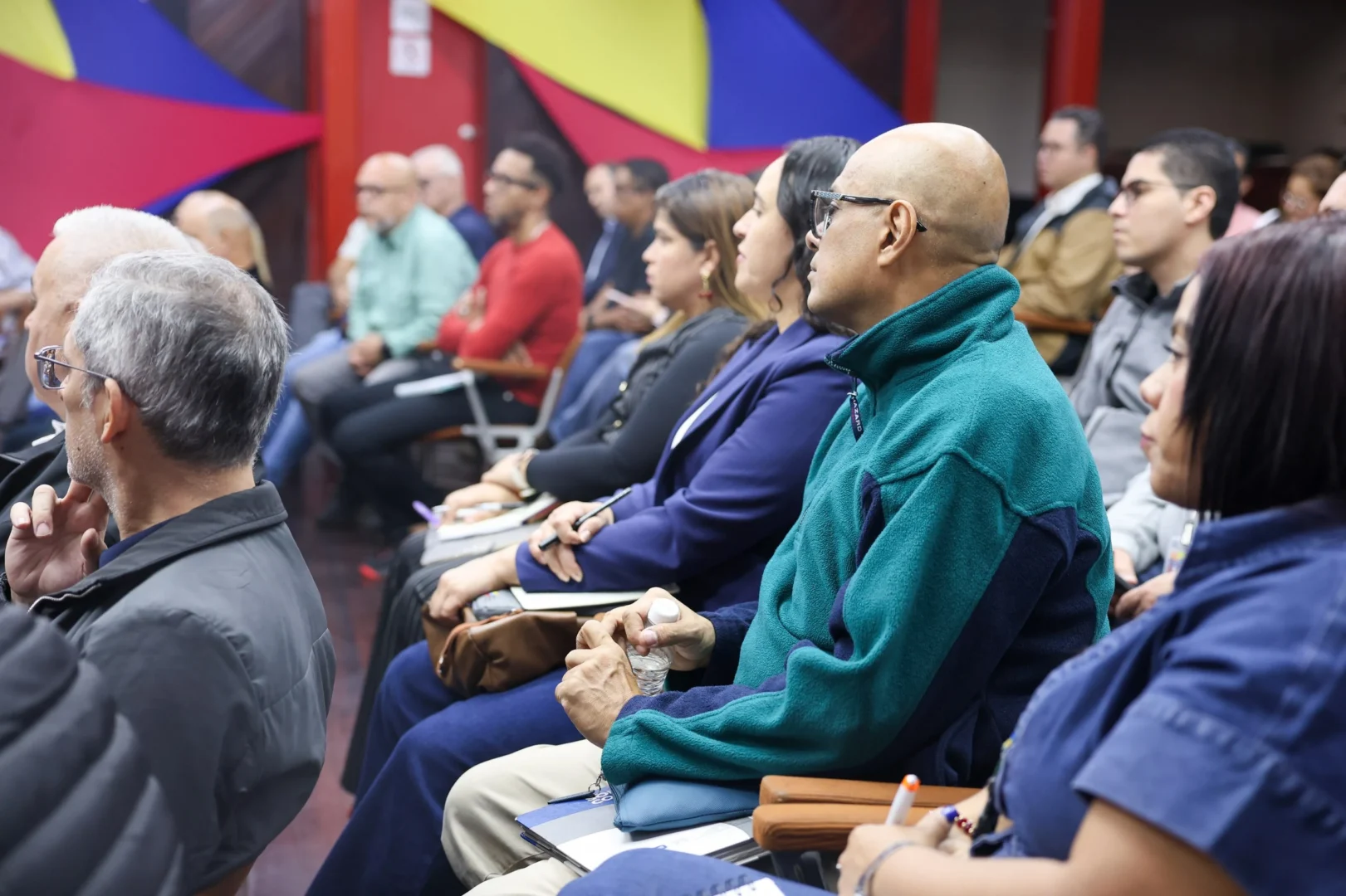 Ministro Yvan Gil encabeza primera reunion con trabajadores de la ciencia para fortalecer el sector 2