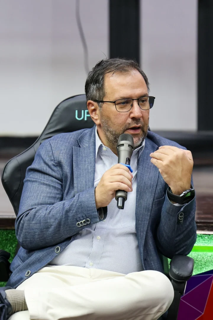 Ministro Yvan Gil encabeza primera reunion con trabajadores de la ciencia para fortalecer el sector 5