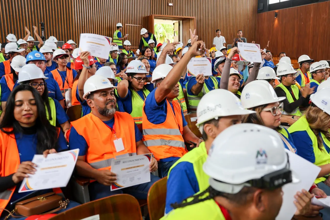 Comision Presidencial reconocio la labor de mas de 560 ingenieros desplegados tras eventos sismicos 5