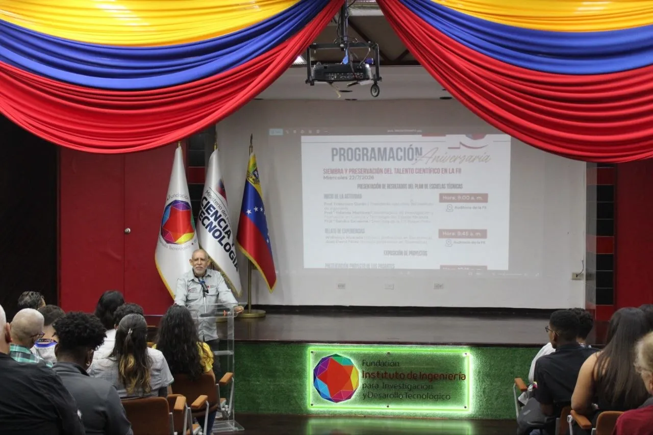 Jovenes tecnicos y universitarios de la Gran Caracas innovan y aprenden haciendo en el Instituto de Ingenieria 1