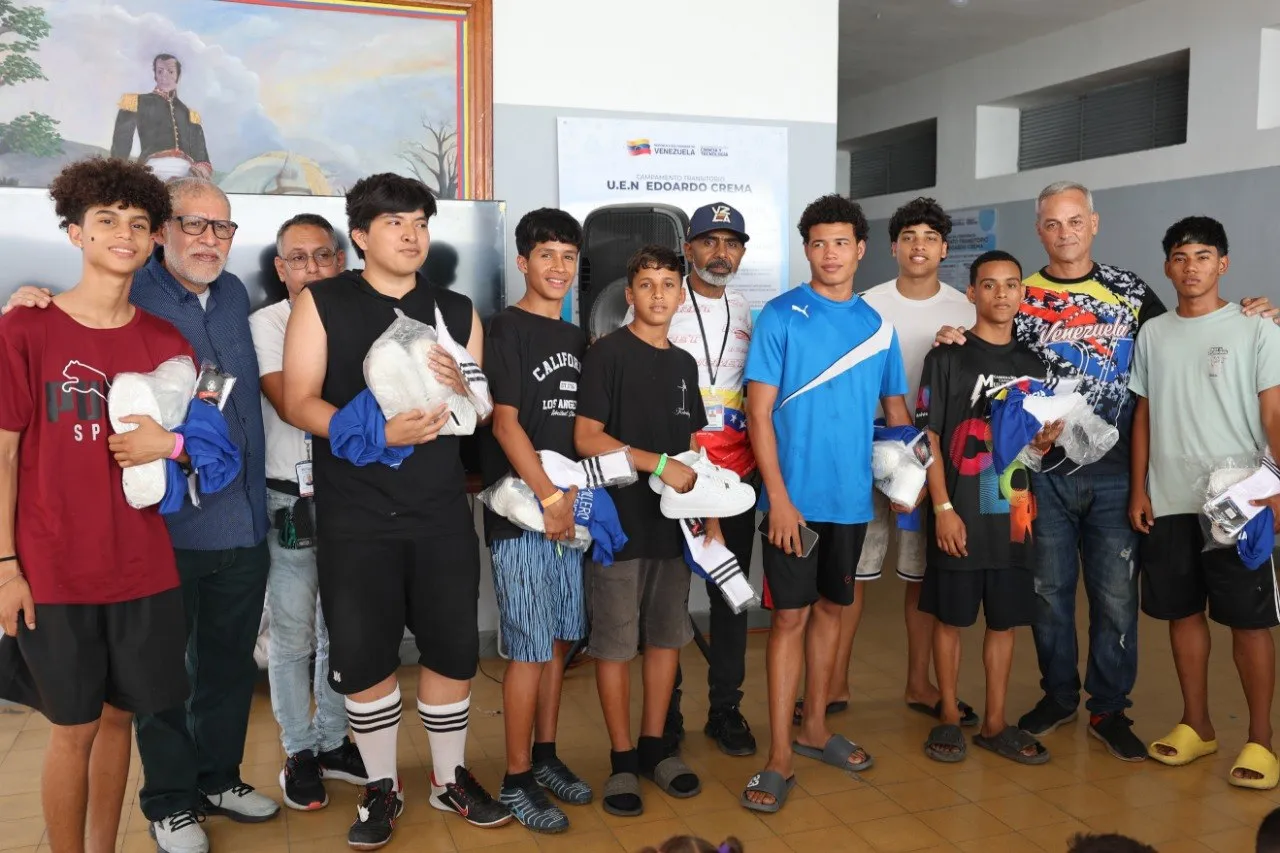 Mincyt equipa de uniformes a jovenes de campamento transitorio U.E. Edoardo Crema para los Juegos Venezuela Renace 2026 3