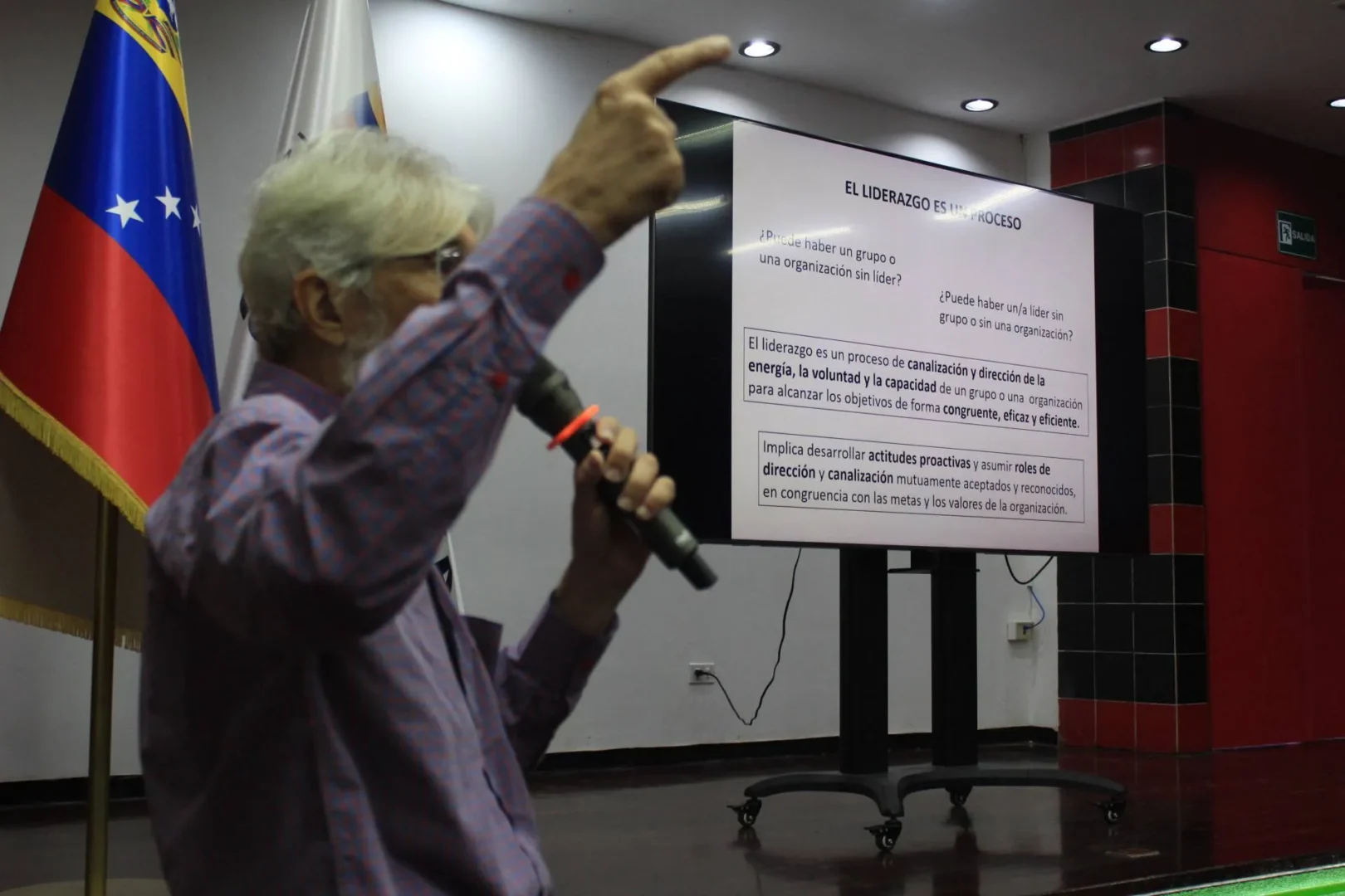 Liderar con autoconciencia: Reflexiones sobre ética y comunidad 4 Liderar con autoconciencia Reflexiones sobre etica y comunidad 11