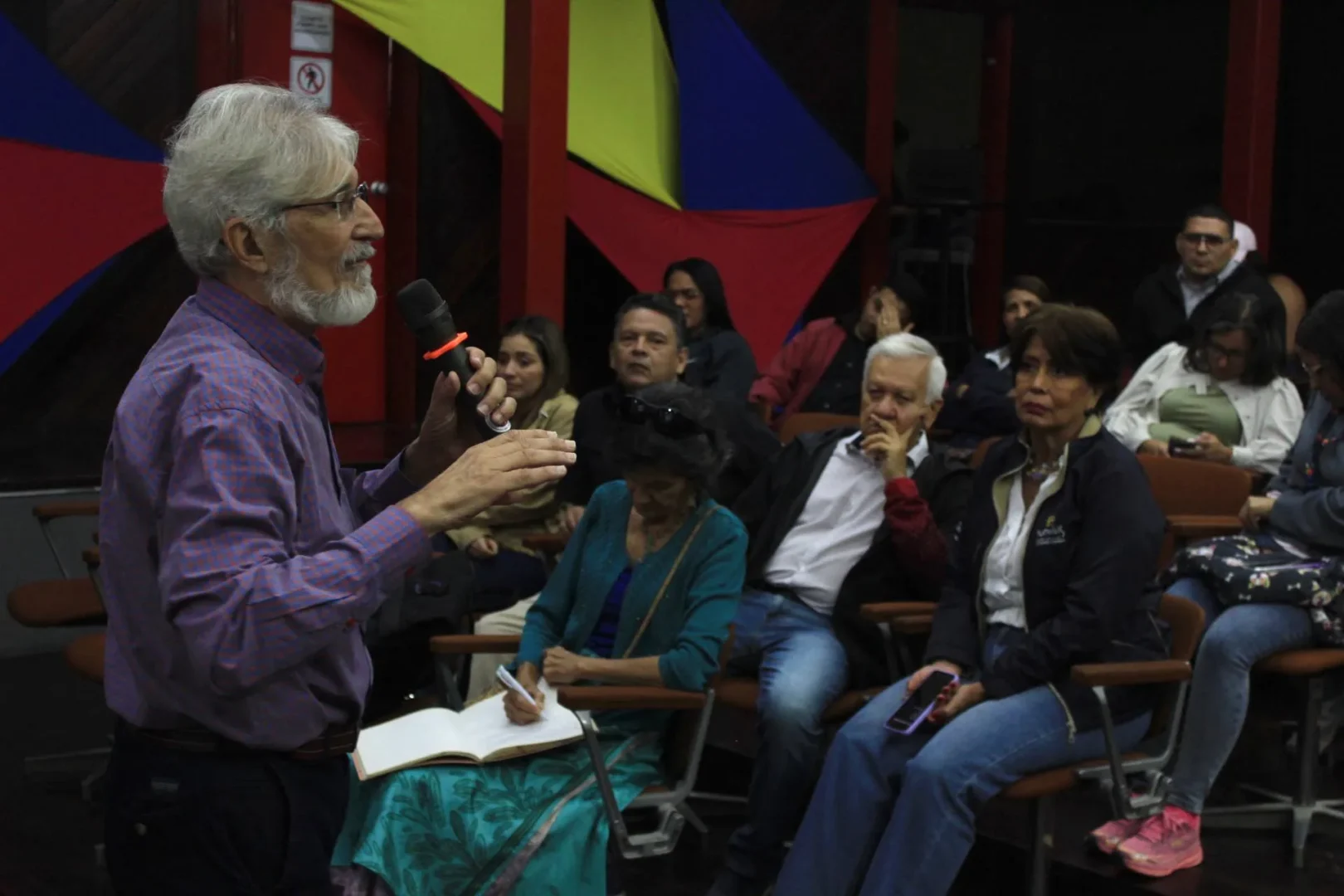 Liderar con autoconciencia: Reflexiones sobre ética y comunidad 18 Liderar con autoconciencia Reflexiones sobre etica y comunidad 12